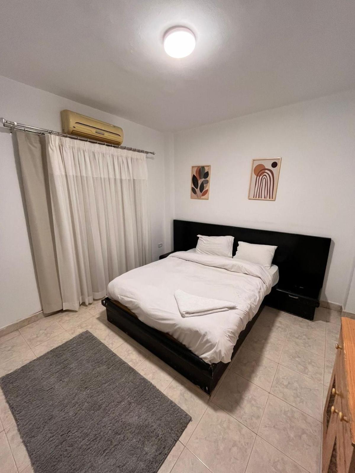 Zamalek 2br 1dr Apartment *